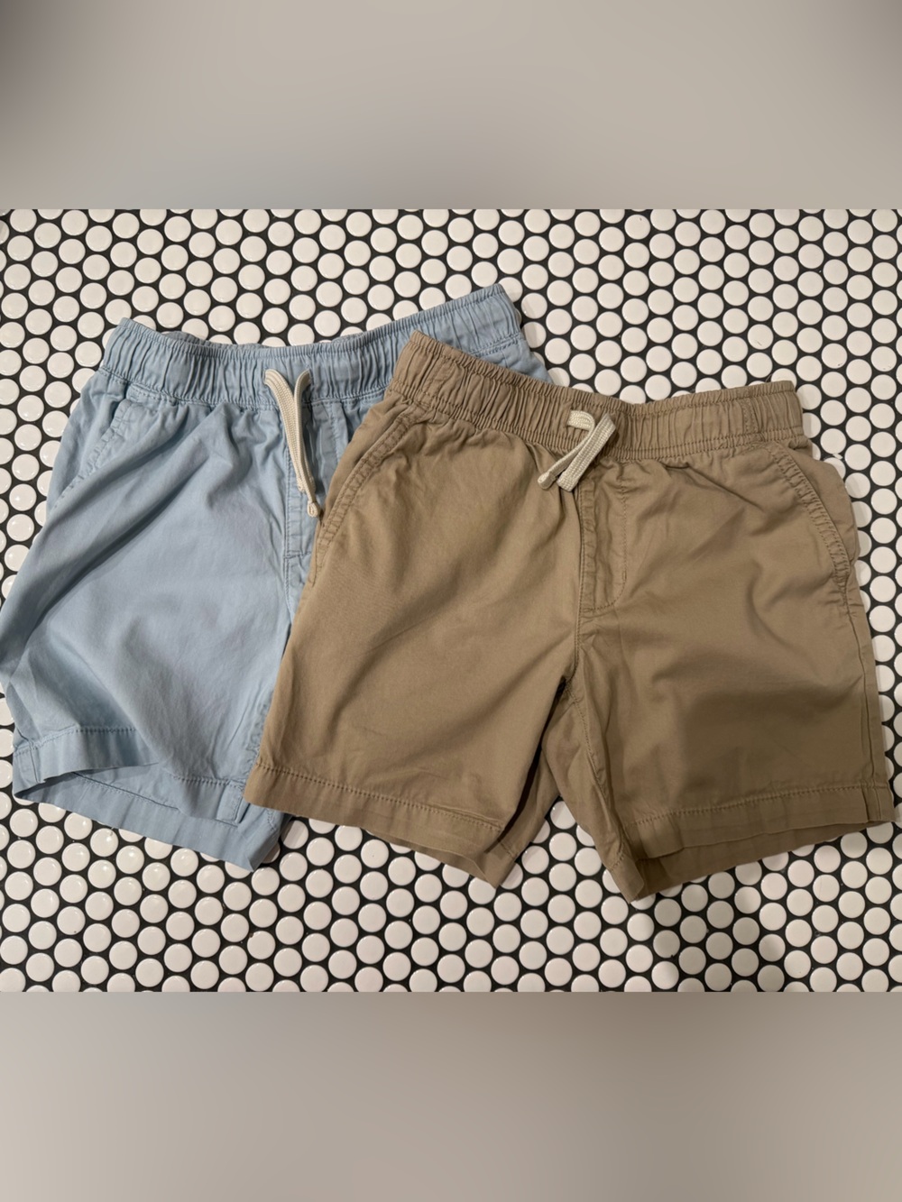 Boys Old Navy cotton drawstring shorts (2)